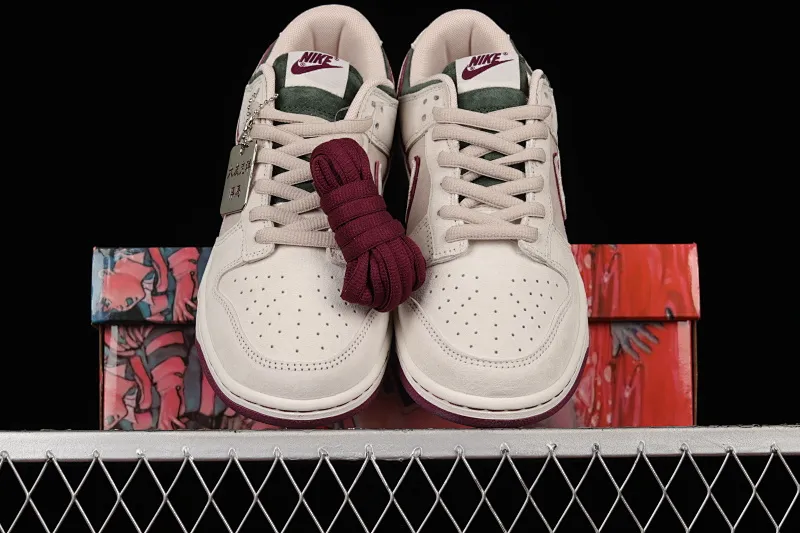 All Categories Nk SB Dunk Series Nk SB Dunk Low Low-top sneakers Otomo Katsuhiro x Nk SB Dunk Low "Steamboy OST" Otomo Katsuhiro co-branded SB low-top sports and leisure sneakers LF0039-013